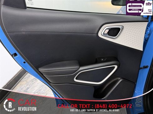 Used 2023 Kia Soul GT-Line FWD image 34