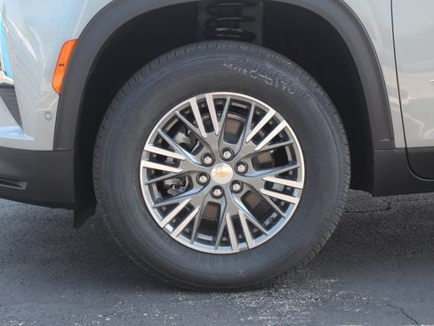 New 2027 Chevrolet Traverse LT w/ Enhanced Driving Package FWD image 29