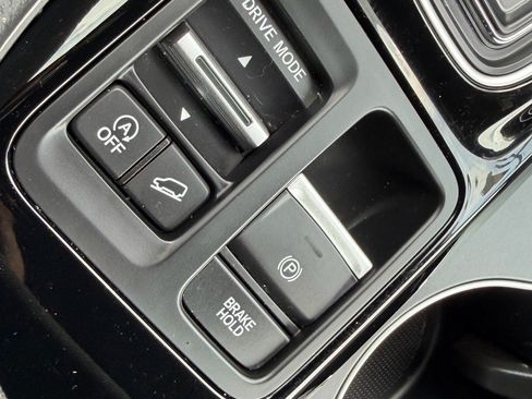 Used 2025 Honda Pilot Sport image 27