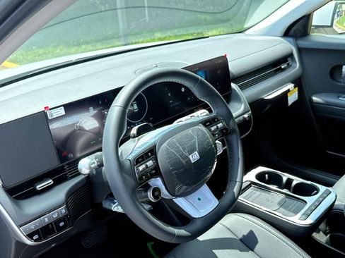 New 2025 Hyundai Ioniq 5 SEL image 16
