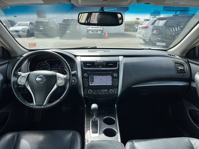 Used 2013 Nissan Altima 2.5 SL w/ Technology Pkg FWD image 39