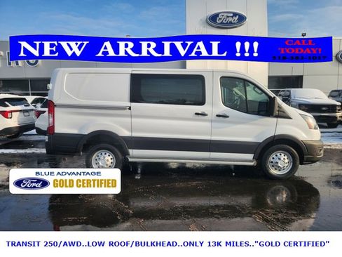 Used 2024 Ford Transit 250 Low Roof AWD w/ Exterior Upgrade Package image 3