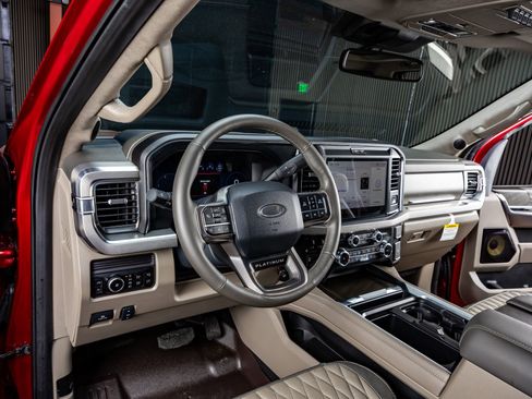 Used 2025 Ford F250 Platinum w/ Platinum Plus Package image 18