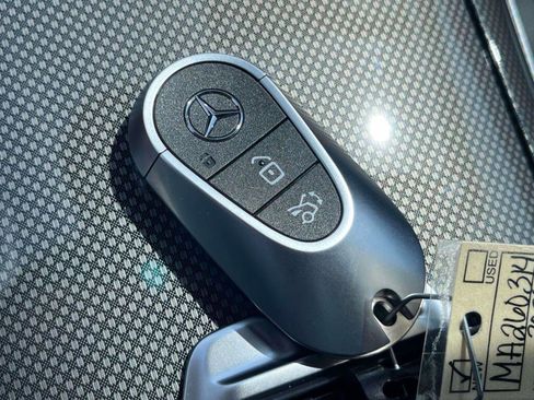 New 2026 Mercedes-Benz C 300 4MATIC Sedan image 4