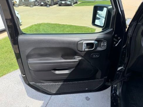 Used 2021 Jeep Wrangler Sport S image 9