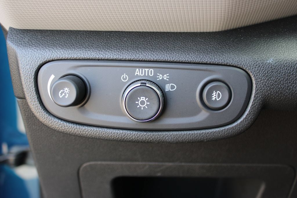 Used 2021 Chevrolet TrailBlazer LT w/ Convenience Package FWD image 12