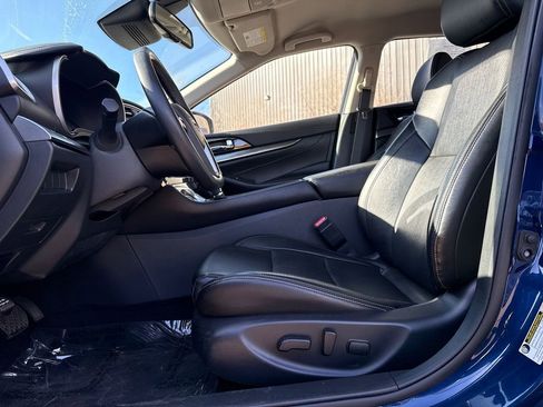 Used 2023 Nissan Maxima SV w/ Floor Mat Group image 12