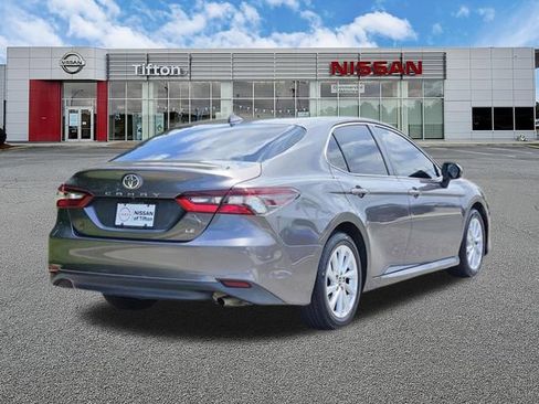 Used 2021 Toyota Camry LE FWD image 4