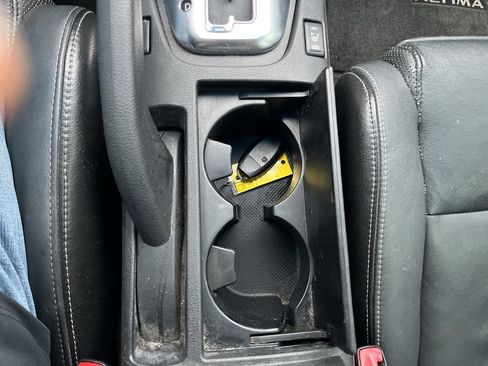 Used 2010 Nissan Altima 3.5 SR w/ Leather Pkg image 15