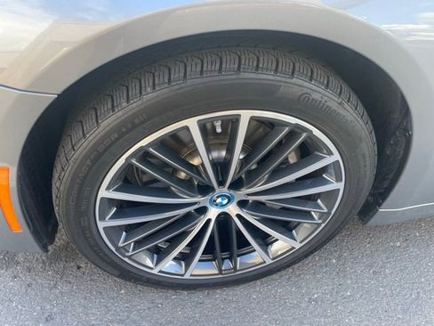 Used 2023 BMW 530e w/ Executive Package image 11