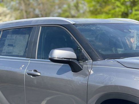 New 2026 Toyota Highlander XLE AWD/4WD image 5