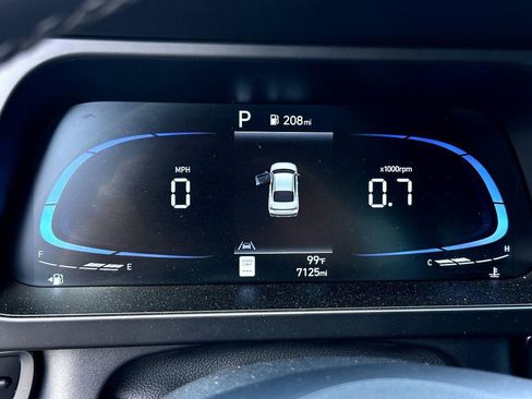 Used 2025 Hyundai Elantra Sport image 19