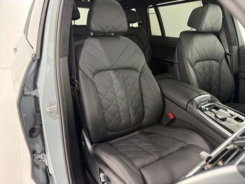 Certified 2024 BMW X7 xDrive40i w/ M Sport Package image 21
