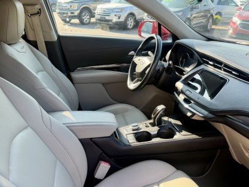 Used 2019 Cadillac XT4 Luxury FWD image 17