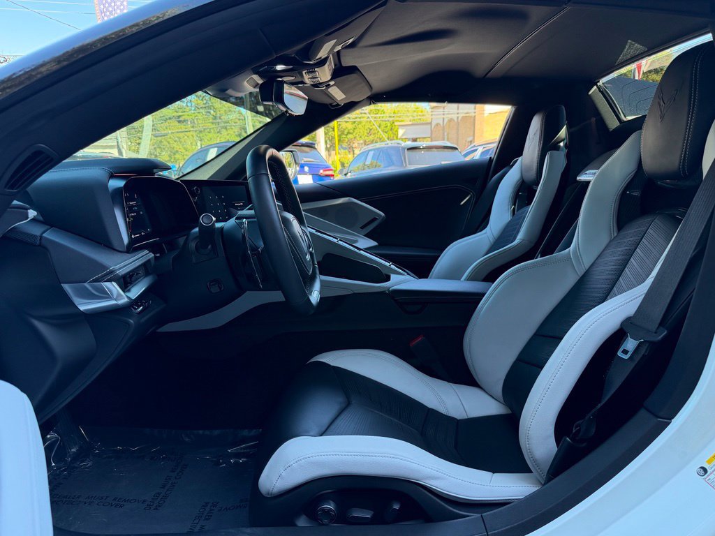 Used 2025 Chevrolet Corvette Z06 RWD image 24