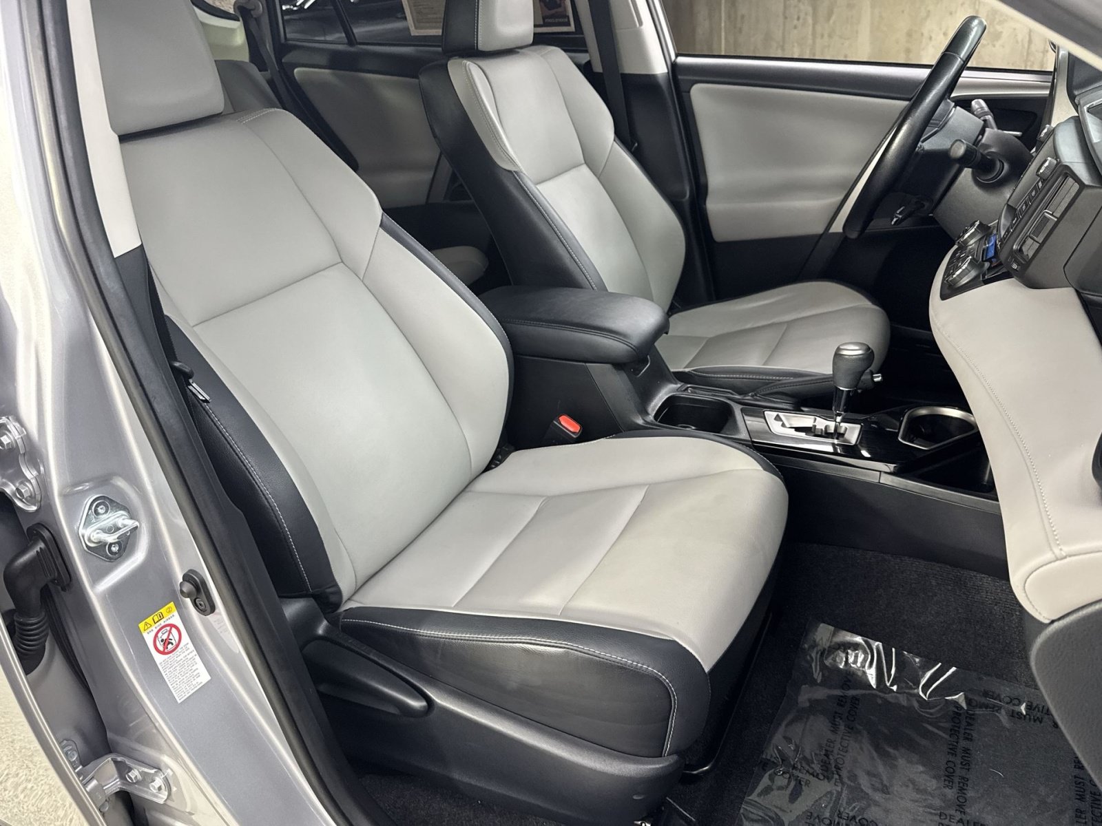 Used 2017 Toyota RAV4 Limited AWD/4WD image 39
