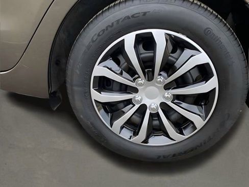 Used 2014 MAZDA MAZDA3 i SV image 6