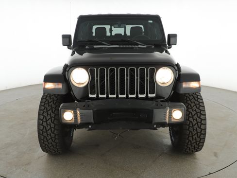 Used 2020 Jeep Gladiator Overland w/ Popular Equipment Package image 2