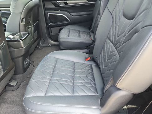Used 2025 Kia Telluride SX X-Line image 18