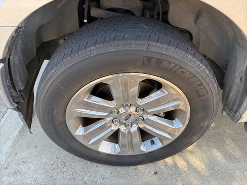 Used 2018 Ford F150 XLT w/ Equipment Group 302A Luxury image 9