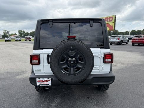 Used 2026 Jeep Wrangler Unlimited Sport AWD/4WD image 9
