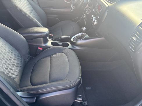 Used 2014 Kia Soul + image 16