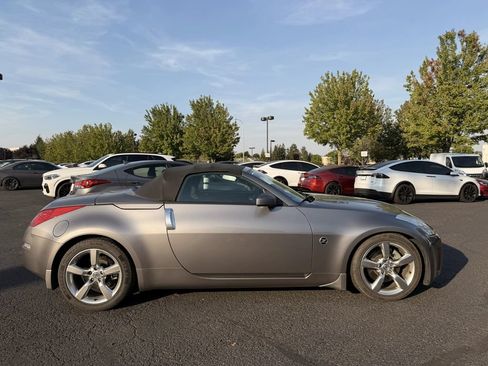 Used 2007 Nissan 350Z Enthusiast RWD image 9