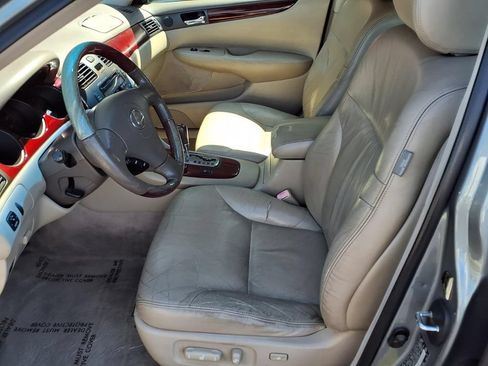Used 2004 Lexus ES 330 FWD image 15