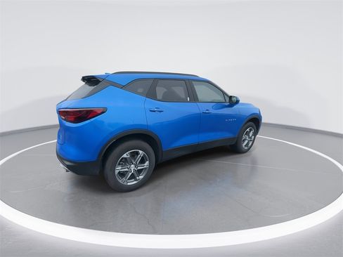 Used 2024 Chevrolet Blazer LT w/ Convenience Package image 8