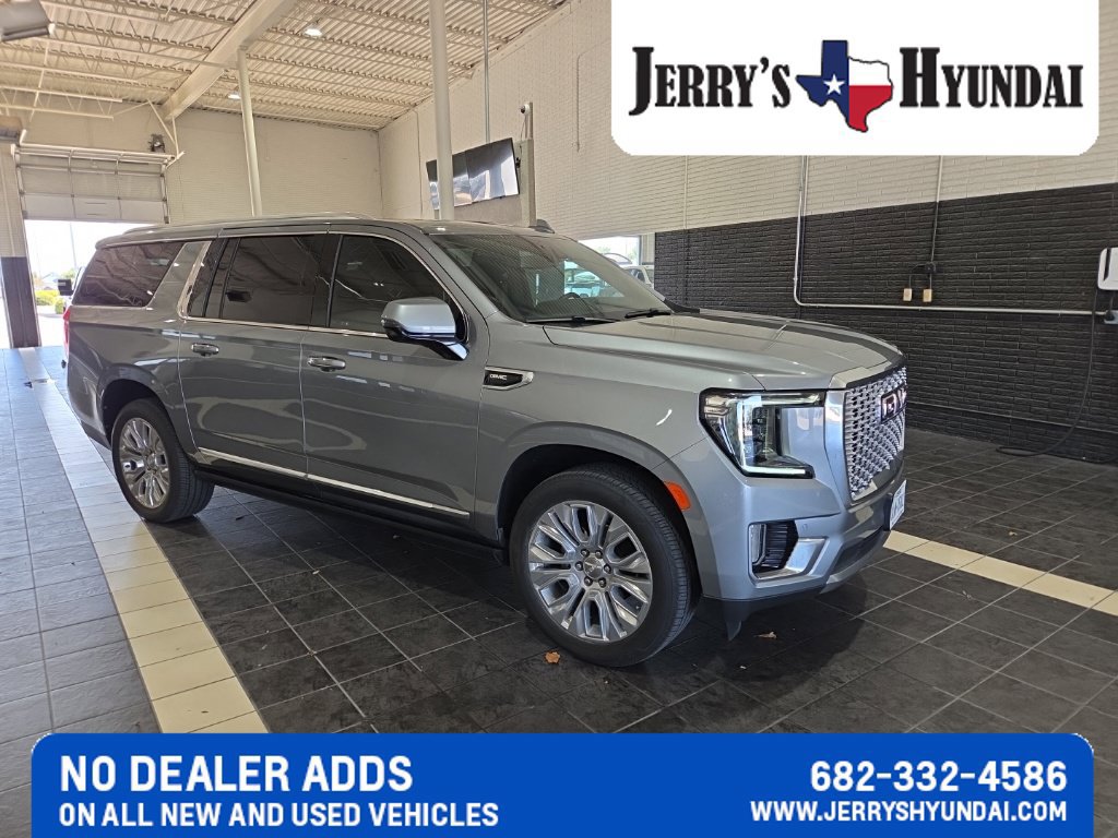 Used 2023 GMC Yukon XL Denali RWD image 2