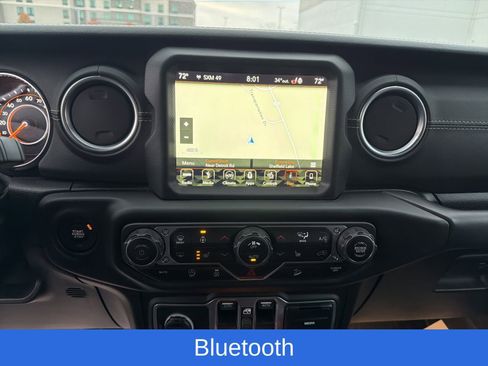 Used 2018 Jeep Wrangler Unlimited Sahara image 14