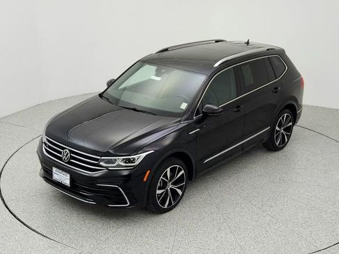 Used 2023 Volkswagen Tiguan SEL R-Line image 13