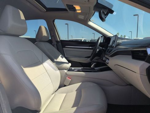 Used 2019 Nissan Altima 2.5 Platinum image 17