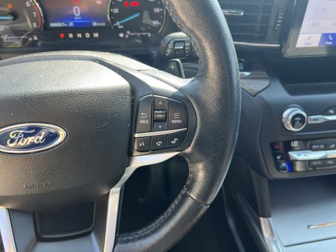 Used 2020 Ford Explorer Limited image 19