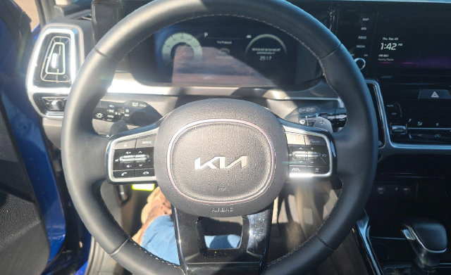 Used 2023 Kia Sorento SX AWD/4WD image 8