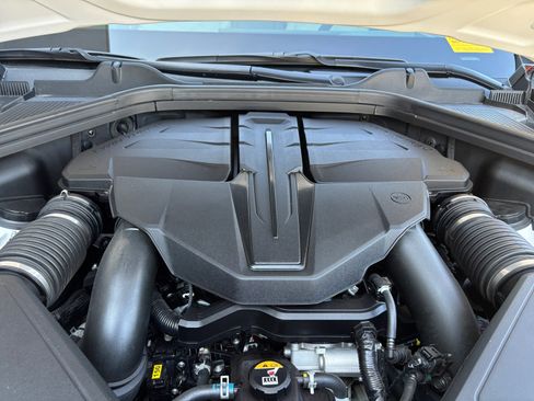 Used 2025 Genesis GV80 3.5T e-SC image 17