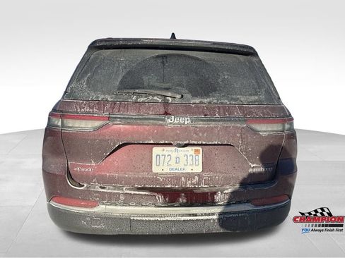 Used 2023 Jeep Grand Cherokee Limited image 4