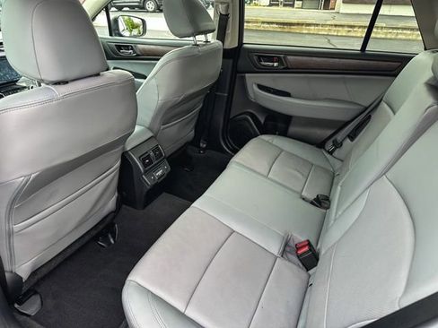 Used 2018 Subaru Outback 2.5i Limited AWD/4WD image 21