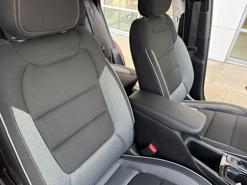 Used 2025 Chevrolet TrailBlazer LT image 28