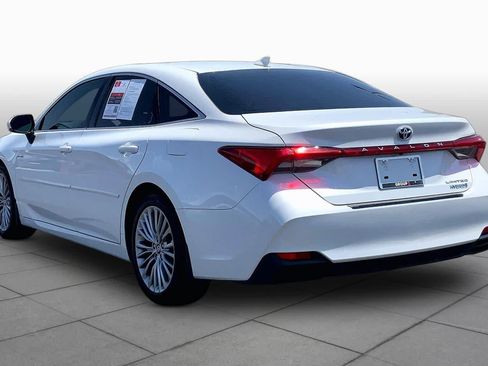 Used 2020 Toyota Avalon Limited FWD image 12
