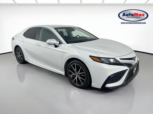 Used 2023 Toyota Camry SE w/ Convenience Package AWD/4WD image 1