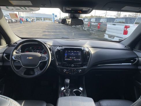 Used 2023 Chevrolet Traverse LT image 10