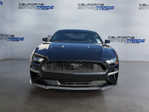 Used 2018 Ford Mustang Coupe image 2