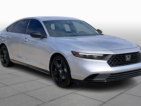 Used 2024 Honda Accord Sport image 3