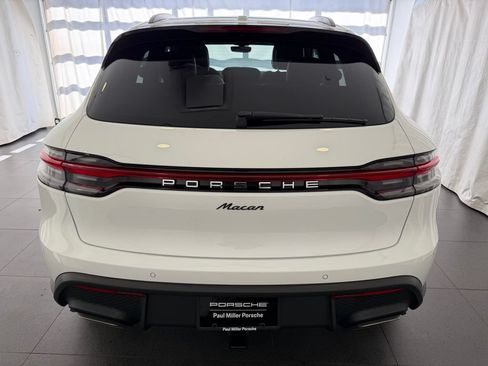 Certified 2026 Porsche Macan AWD/4WD image 8