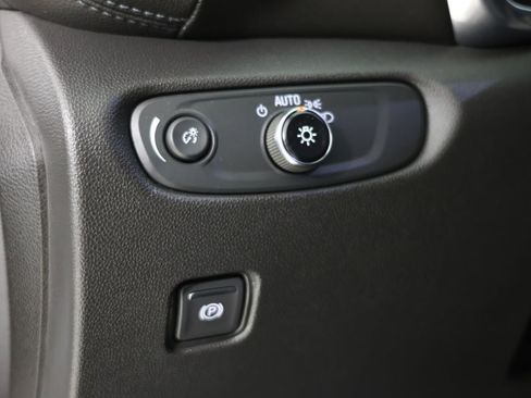 Used 2021 Chevrolet Blazer LT FWD image 22