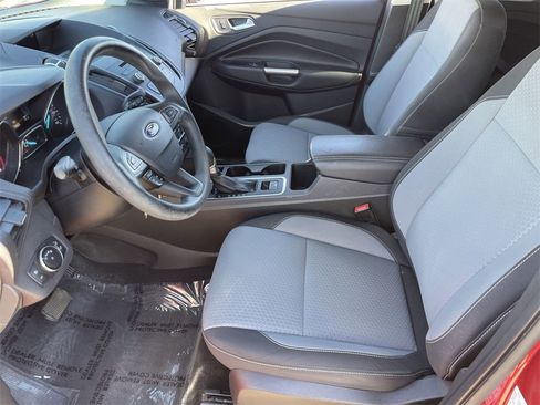 Used 2017 Ford Escape SE image 18