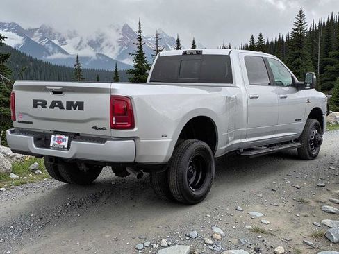 Used 2026 RAM 3500 Laramie AWD/4WD image 6