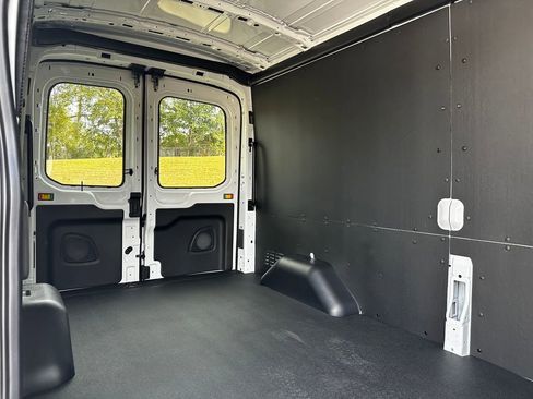 New 2026 Ford Transit 250 148 Medium Roof w/ Load Area Protection Package image 29