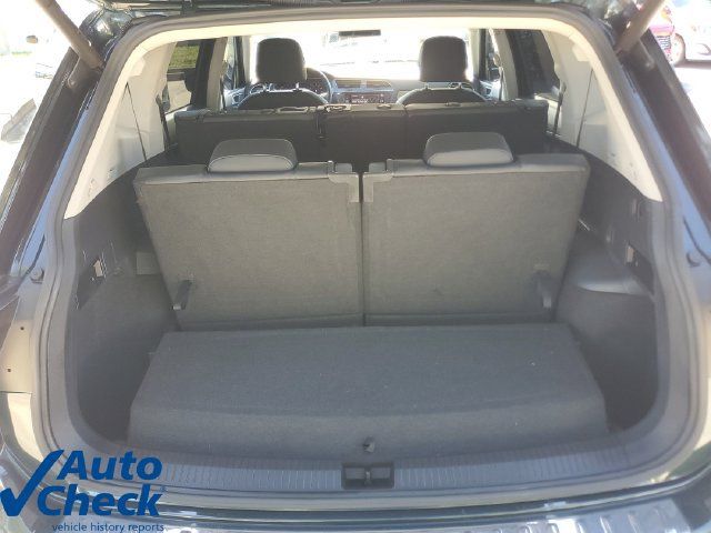 Used 2019 Volkswagen Tiguan SEL FWD image 9